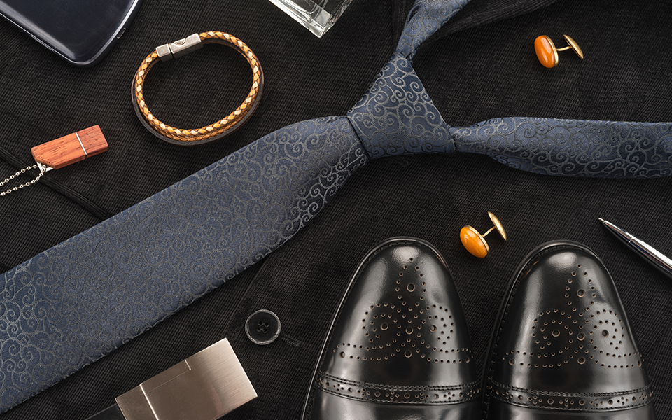 Les clés pour accessoiriser un costume avec élégance
